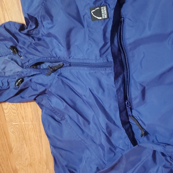 Rain coat - Picture 2 of 3